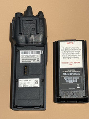 Harris Macom P5100 MAHM-S8DSX Portable Radio + VC3000 Charger + 7.5V Battery