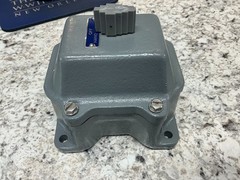 SQUARE D 9001 GW-123 HAND-OFF-AUTO HEAVY DUTY SELECTOR SWITCH 600V SERIES A NEMA