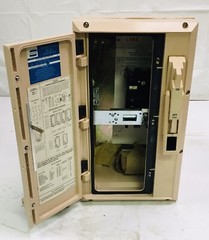 CROUSE HINDS NCB1018F-WT15EHB24 15 AMP NCB SERIES CIRCUIT BREAKER ENCLOSURE NEW!