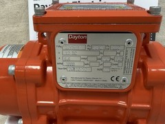 DAYTON 1DYN7 Battery Operated Vibrator 110 lbf 12V DC 6.60 A 3,000 vpm Totally E