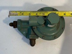 Fisher Controls 810L Listed LP-GAS Regulator R352 Vintage