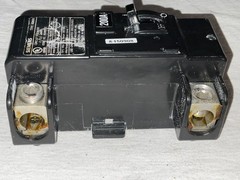 Siemens MBK200A 200 Amp 120/240 VAC 2 Pole Type EQ8695 Main Breaker ( USED )