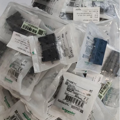 1PC NEW Schneider Auxiliary contact of circuit breaker GVAE11 #YY