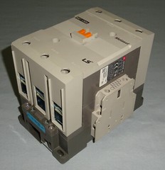 LS Metasol MC-130A Contactor MC130A Coil Voltage 120VAC 3 Pole NEW