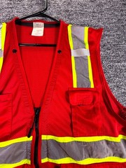 Uline Safety Work Vest Mens XL Red Sleeveless High Visibility Reflective Utility
