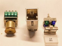 LPB Unimax Series 9 28V 4PDT Green&Blue Illuminated Momentary Pushbutton Switch