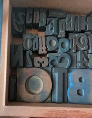 Mixed Lot Vintage Letterpress Wood Printing Blocks 59 Misc. in Old Cigar Box