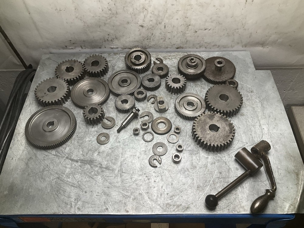 Barber Colman 6-10 Gear Hobbing Machine Lot of Speed + Change
