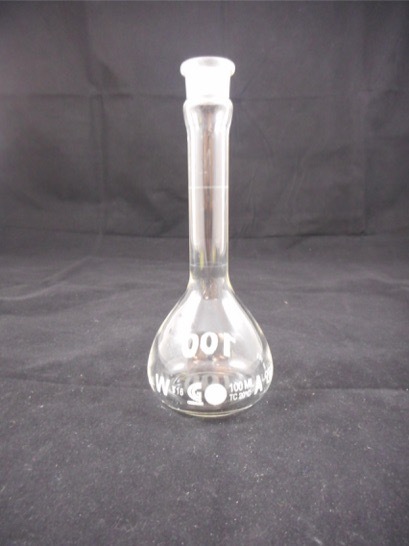 CHEMGLASS Glass HD TC 100mL ± 0.20mL Volumetric Flask Stopper Size #16 Chipped