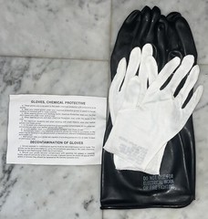 2 Pair Brunswick Corp Chemical Protective Glove Type 1 8415-01-033-3517 SMALL