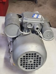 Lenze MDC71C4 0.5 HP .37kW AC Gearmotor/ Right Angle hollow w/ shaft NOS
