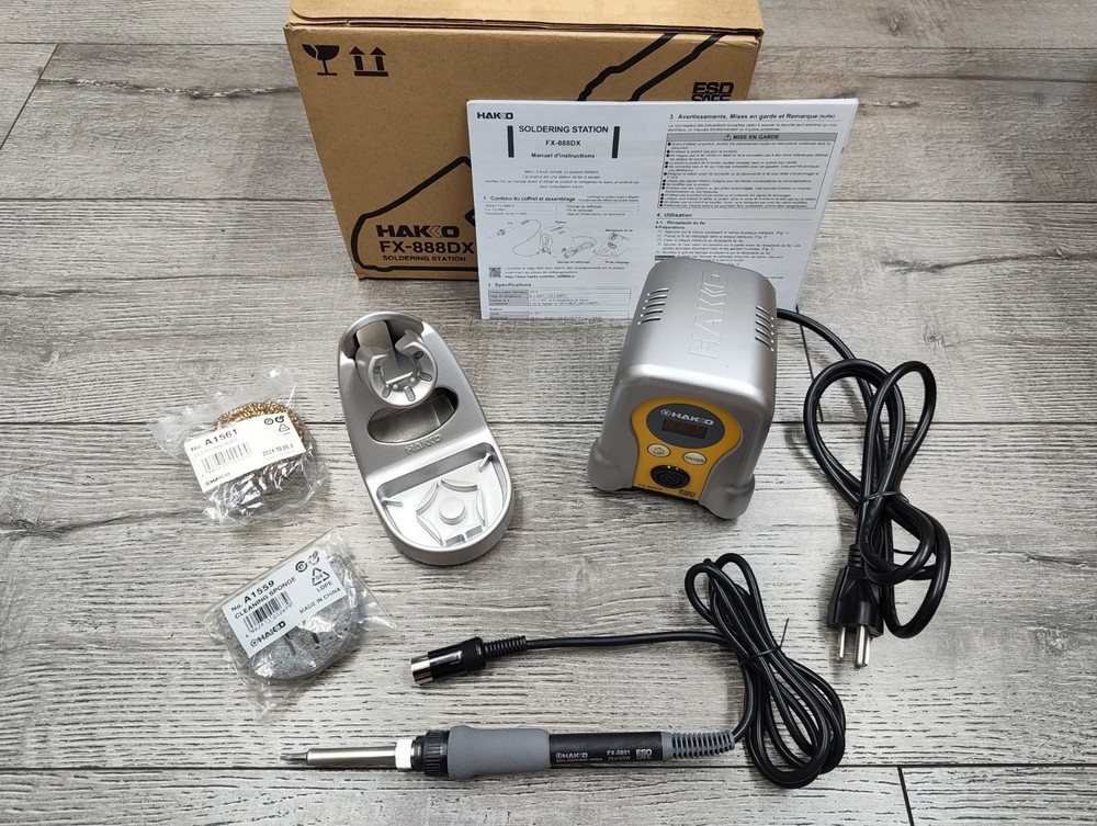 Hakko FX888D-010SV – Digital Soldering Station – Silver