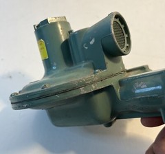 Fisher Controls 810L Listed LP-GAS Regulator R352 Vintage