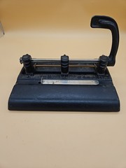 VTG 1984 Master Products MFG Co Model 1325B 3-Hole Punch Heavy Duty Industrial