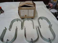 B-LINE SYSTEMS B1082 ZINC PLATED 3″ SLOTTED ANGLE PIPE HANGERS (LOT OF SIX)
