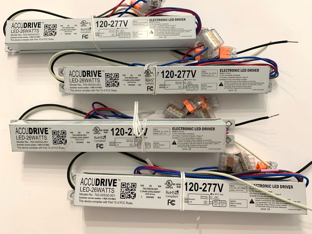 ACCUDRIVE ELECTRONIC LED DRIVERS 26 WATTS Model No. 702-00530-001. LOT OF 4