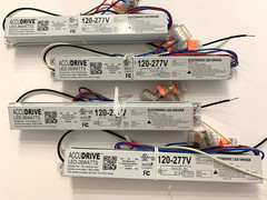 ACCUDRIVE ELECTRONIC LED DRIVERS 26 WATTS Model No. 702-00530-001. LOT OF 4