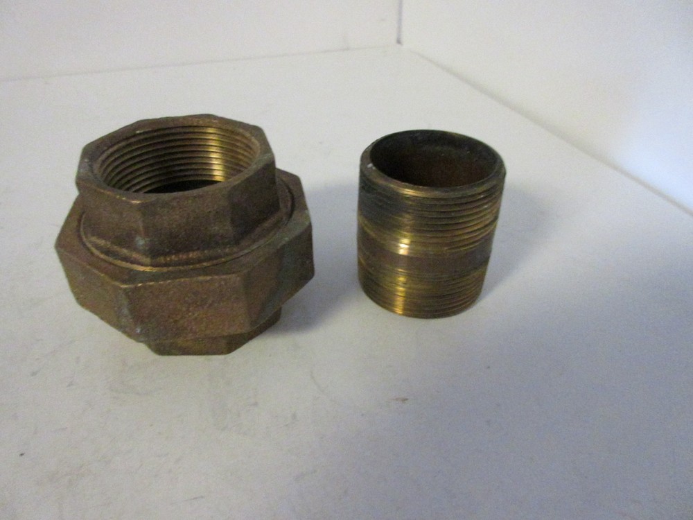 Lead Free 1-1/2″ FNPT x 1-1/2″ FNPT Union Coupling & 2″ Long Nipple