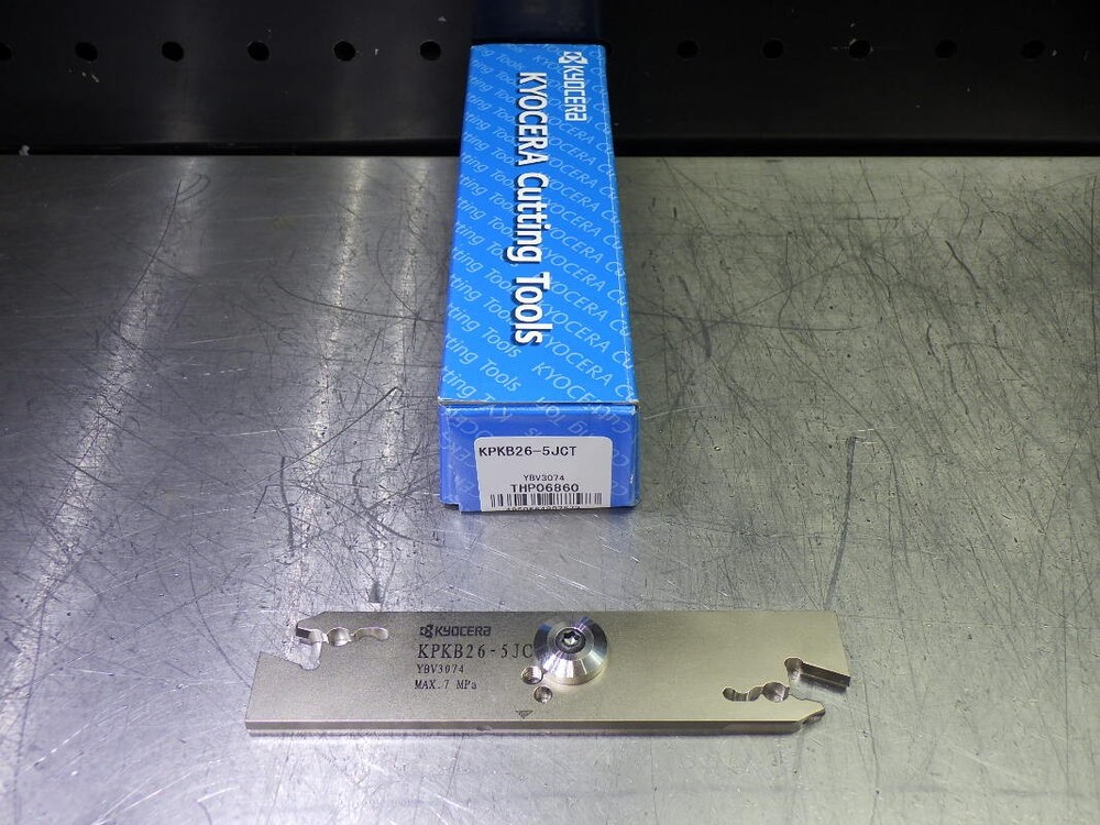 Kyocera Coolant Thru Neutral Cut-Off Blade KPKB26-5JCT (LOC3503B)