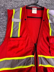 Uline Safety Work Vest Mens XL Red Sleeveless High Visibility Reflective Utility