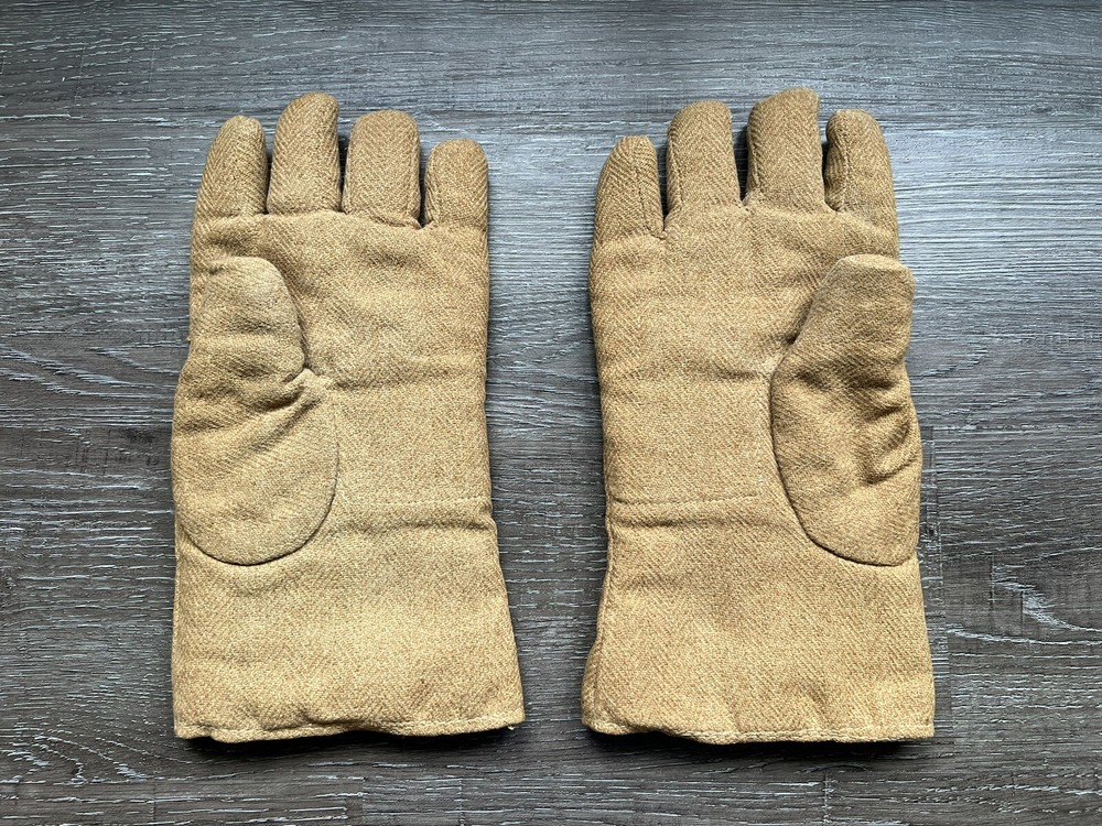 Heat resistant gloves (pair), PLUS a BONUS glove!