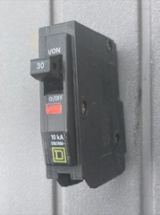 Square D QO130 30 Amp 1 Pole 120/240V Circuit Breaker Type QO Yellow D