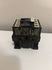 Telemecanique LC1-D12-10 Contactor 25A 600V 10HP 3 Pole 3 Phase Coil 120V