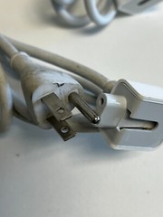 U50: Lot of 33 Apple Power Supply Cables