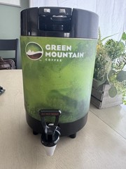 Fetco L3S-10 LUXUS Thermal Server for Beverages Coffee Green Mountain 1 Gal