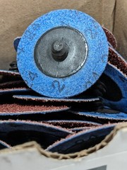 TRU-MAXX Quick-Change Disc: Type R, 2″ Dia, 24G, AO, Coated Qty 100 69957323710