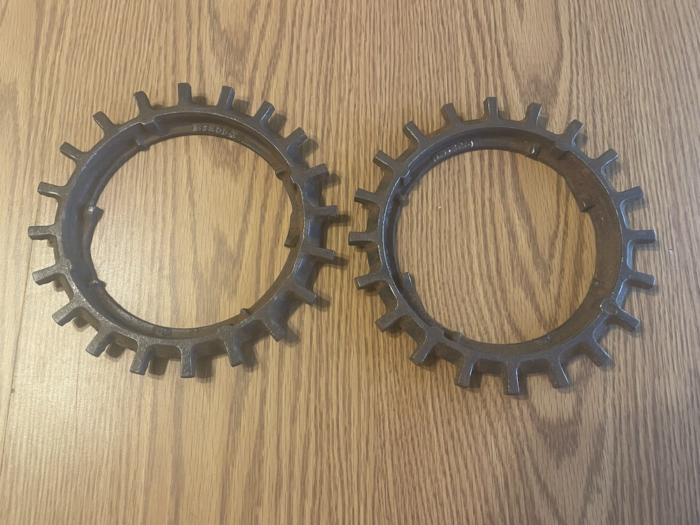 2 Vintage John Deere Soybean H1255 B Corn Planter Plates Cast Iron 494 694
