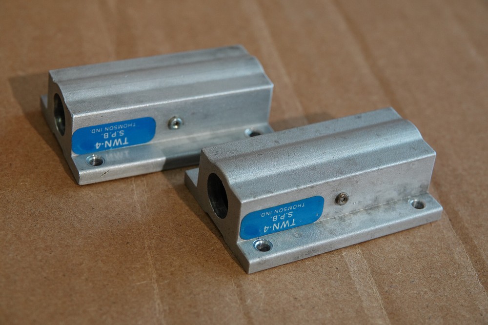 THOMPSON TWN-4 S.P.B Pillow BLOCK Thompson Ind. Linear Motion 6.35 mm (0.250 in)