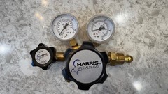 Harris KH1131 High Purity Gas Regulator. Barely used by defense contractor.