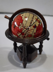 Vtg New Lot of 2 Die Cast Pencil Sharpeners Roll Top Desk #8094 & Globe #9622