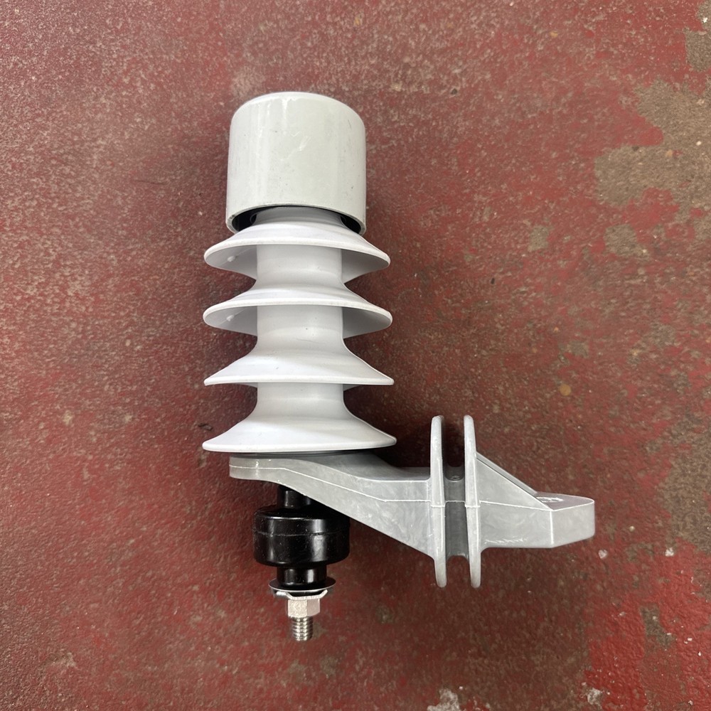 NEW COOPER POWER UltraSIL Housed VariSTAR Normal Duty MOV ARRESTER 10KV 8.4 MCOV