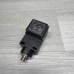 Eaton 1351E-6547 Photoelectric Sensor, 10 FT Diffuse Reflective, No Hardware