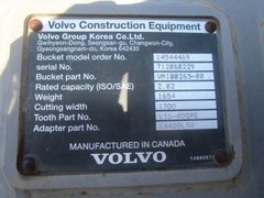 New Volvo S-1 Loader Bucket 67 inch 6 tooth 14544469 2 Yard