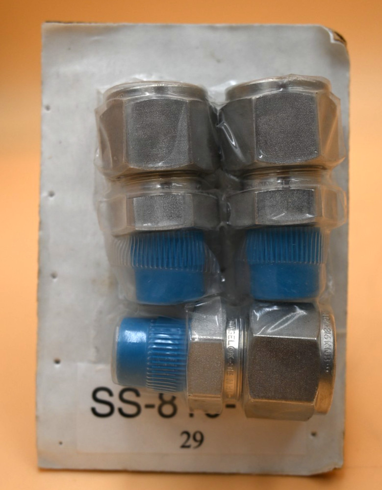 SWAGELOK SS-810-1-4 MALE CONNECTOR 1/2″ TUBE OD X 1/4″ MALE NPT – LOT OF 3PCS