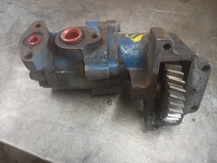Ford Tractor Hydraulic Pump C5NN905B (Used) 2000 3000 4000