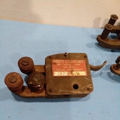 Lot of Pratt and Whitney Tri roll Thread Comparator & couple other brands