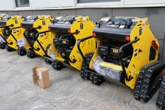 Mini Skid Steer Loader15 hp Hydraulic System Electric Start B&S ENGINE heat sink