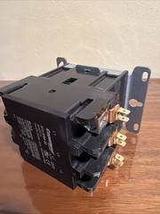 Definite Purpose Contactor, 3 Pole, 90 A, 208/240 Coil, Copeland 912-3090-06