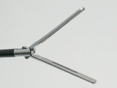 1pcs Laparoscopic Long Fenestrated Grasper 5mmx330mm Surgical Tools CE Approved