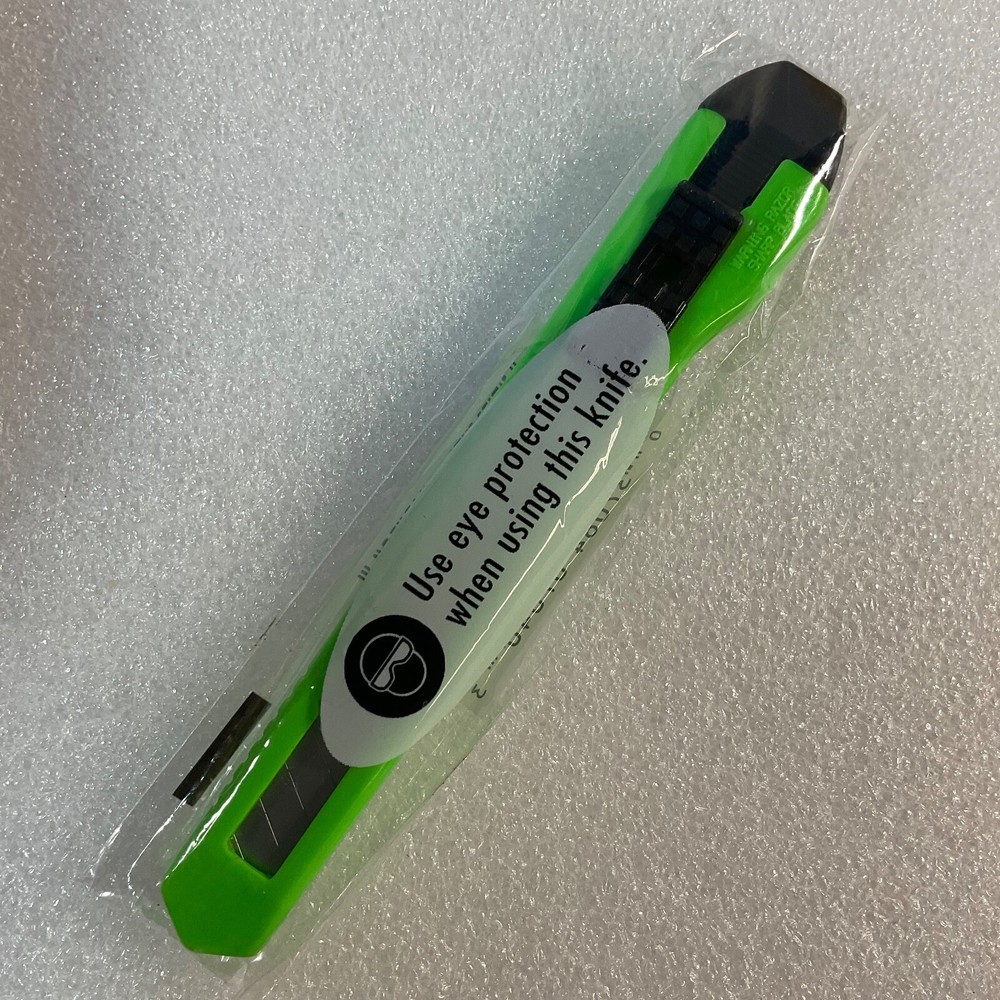 13 Point Snap Off Utility Knife With Pocket Clip Green