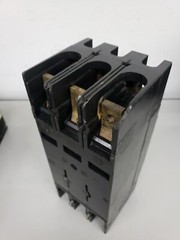 1- GENERAL ELECTRIC TFJ236200 Circuit Breaker 200 Amp FRAME 3 Pole 600V CHIPPED