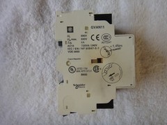 Telemecanique Manual Motor Starter 0.1-0.16A GV2ME01 w/ GVAN11 GV2-ME01