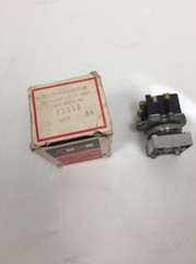 CUTLER HAMMER COMPACT PUSHBUTTON OPERATOR W/IND LIGHT E30EB 240V 60HZ (IE5)