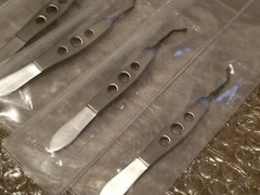 SS Arita Meibomian Gland Expressor Forceps for Dry Eye Gentle Paddle 2.5mm x 3mm