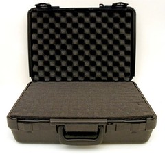 612 – PLATT LUGGAGE – BLOW MOLDED CASE – Exterior Dimensions (L x W x D): 18″ x