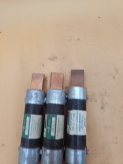 LOT OF 3 Bussmann Fusetron FRN-R-100 Dual Element Time Delay Fuses. 100 Amp